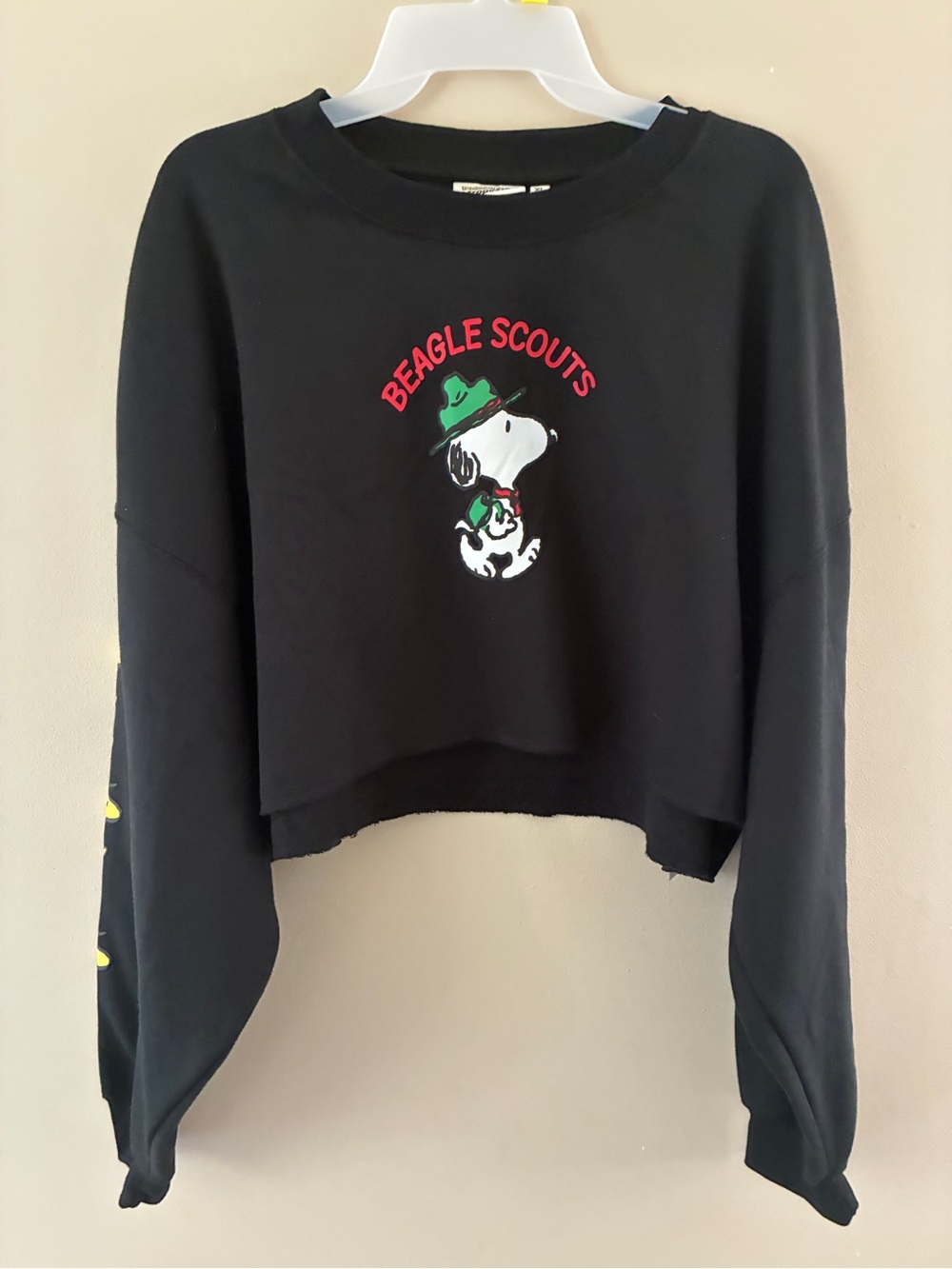 Aeropostale Black Cropped Crewneck with Snoopy Beagle Scouts Graphic